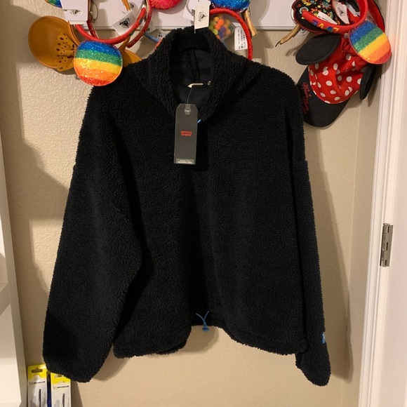 Levi’s black Sherpa pullover - Picture 3 of 4